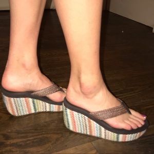 Roper chevron multi-colored wedge sandals size 8